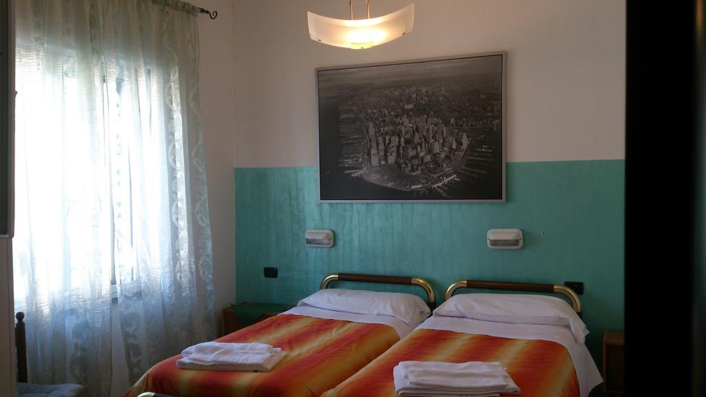 Hotel Paradise Bruzolo Quarto foto
